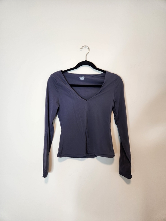 Suuksess Tops - Suuksess Fitted Buttery Soft V-Neck Long Sleeve Top Size Large